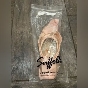 Suffolk Pointe Shoes: Spotlight Standard Size 3 XX N Brand New X’s Cut On Bottom